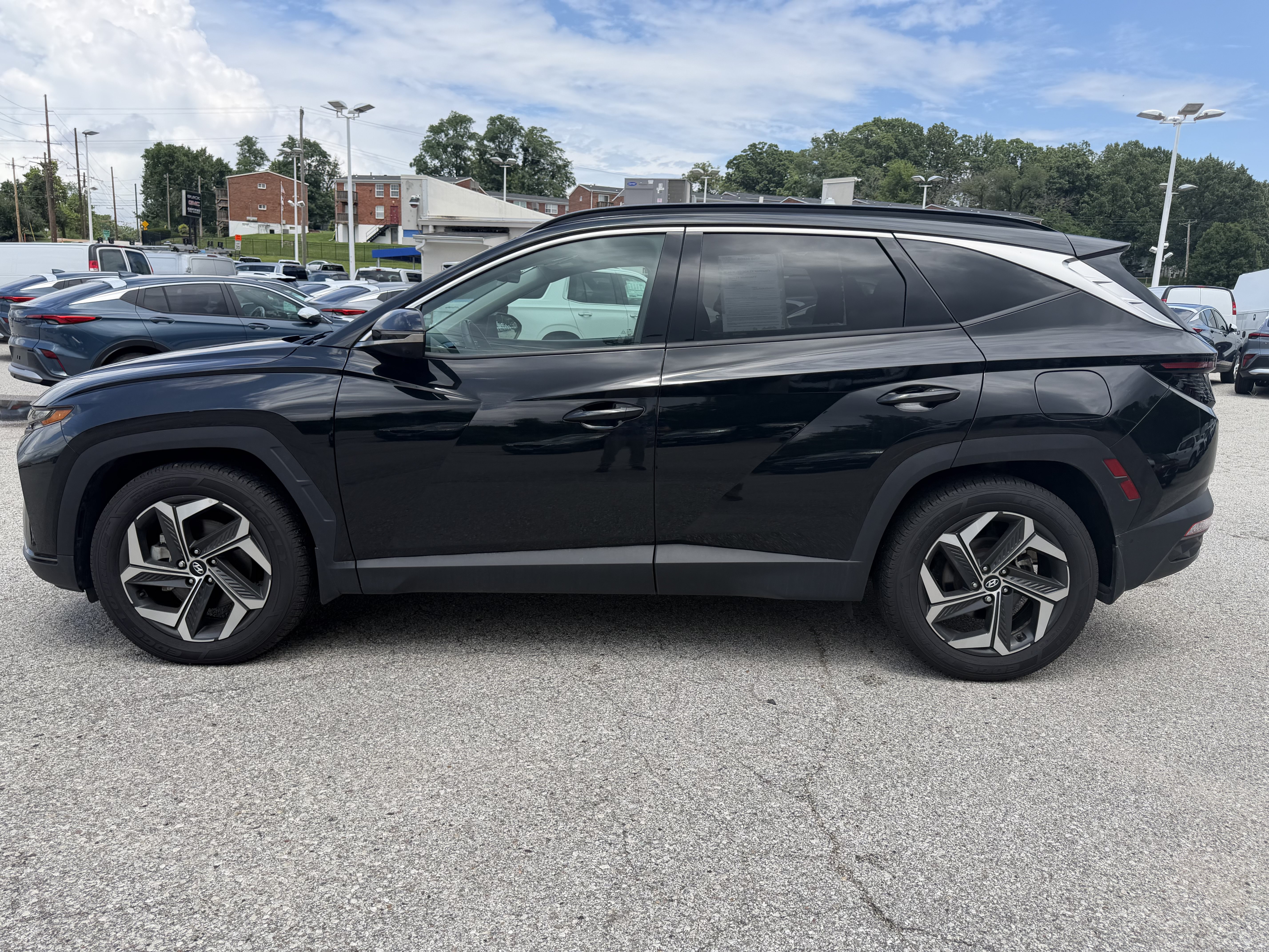 Used 2022 Hyundai Tucson Limited w/ Cargo Package FWD image 4