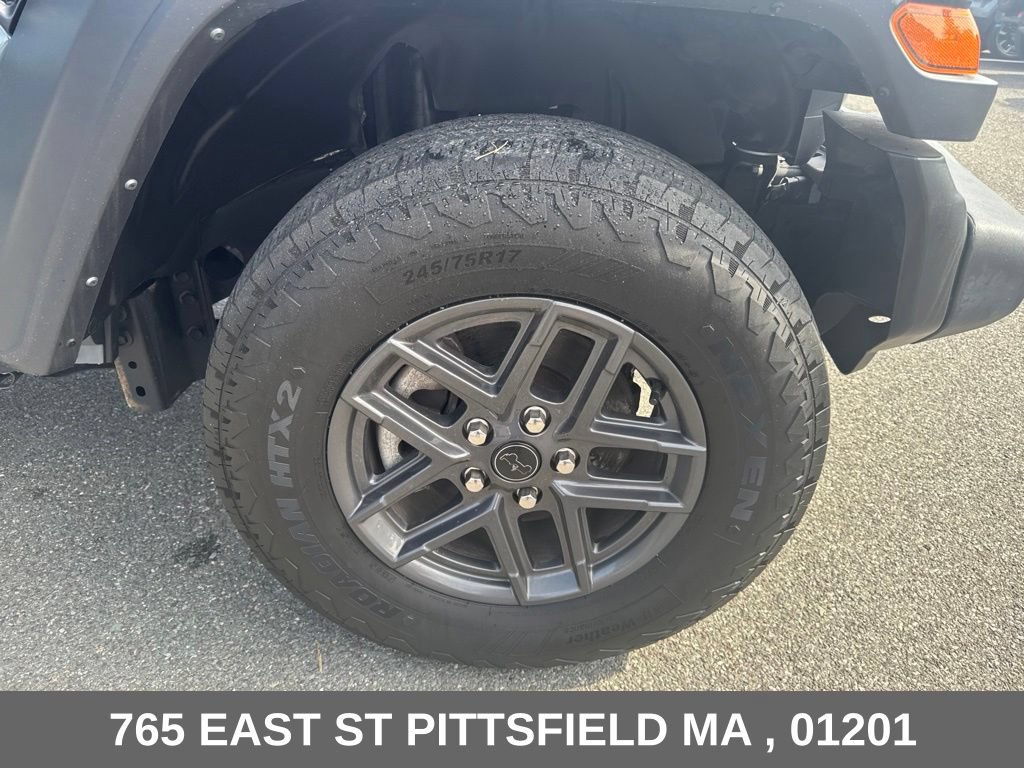 Used 2024 Jeep Wrangler Unlimited Sport AWD/4WD image 29