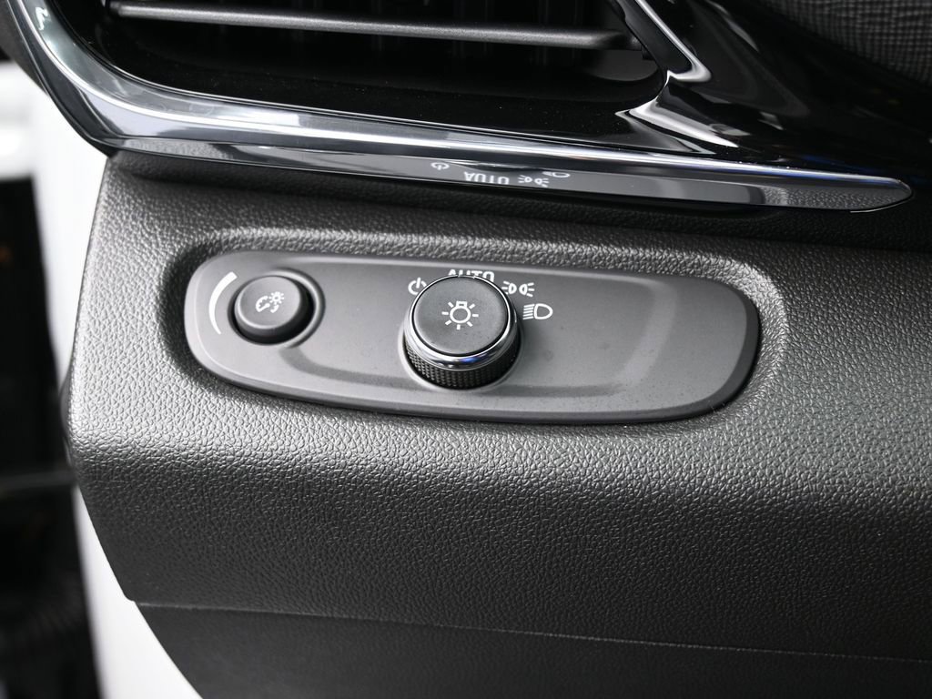 Used 2024 Buick Envista Sport Touring w/ Experience Buick Package image 33