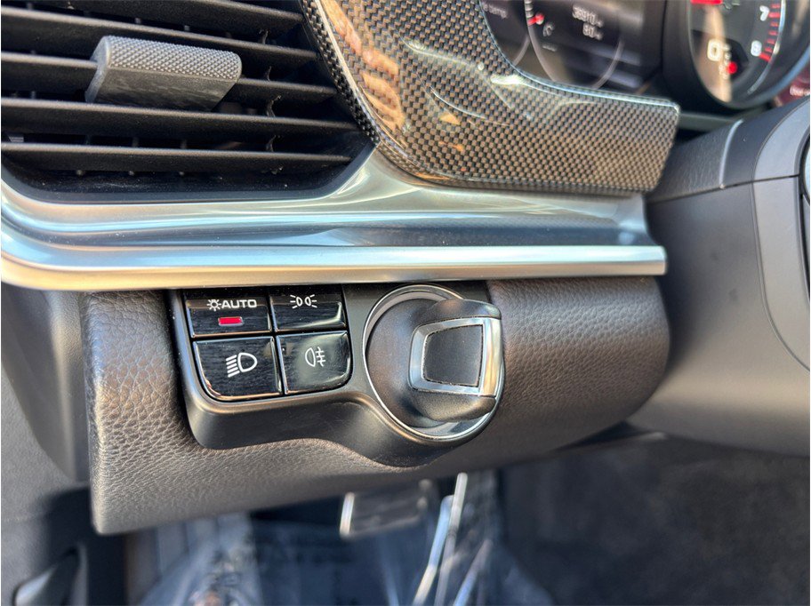 Used 2017 Porsche Panamera 4S image 28
