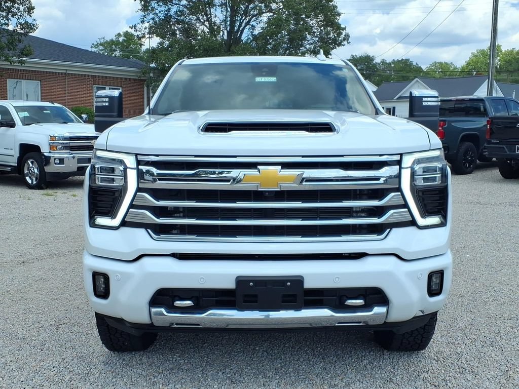 Used 2024 Chevrolet Silverado 2500 High Country w/ Technology Package AWD/4WD image 2