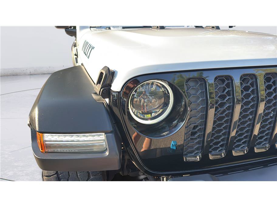 Used 2023 Jeep Wrangler Unlimited w/ Sun & Screen Package AWD/4WD image 23