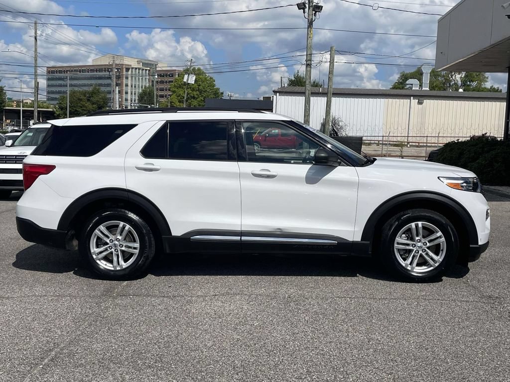 Used 2023 Ford Explorer XLT w/ Equipment Group 202A RWD image 2