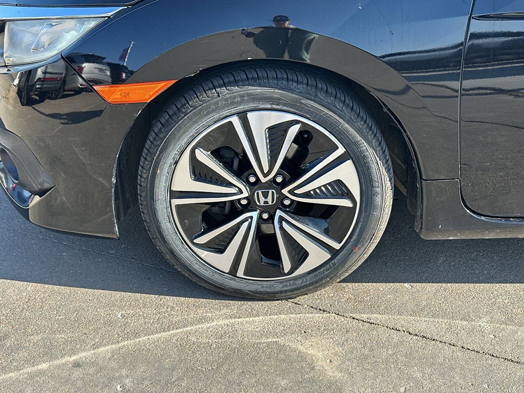 Used 2018 Honda Civic EX-T image 3
