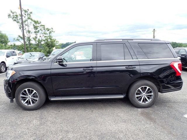 Used 2019 Ford Expedition XLT w/ Equipment Group 202A AWD/4WD image 2