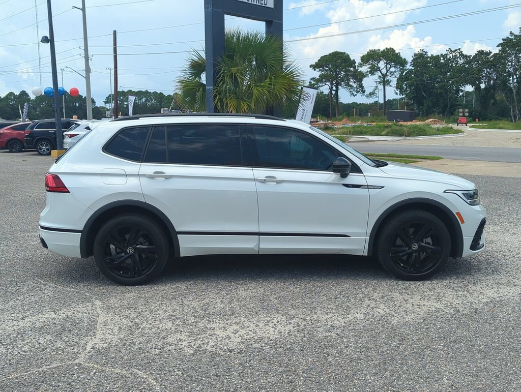 Certified 2023 Volkswagen Tiguan SE R-Line FWD image 8