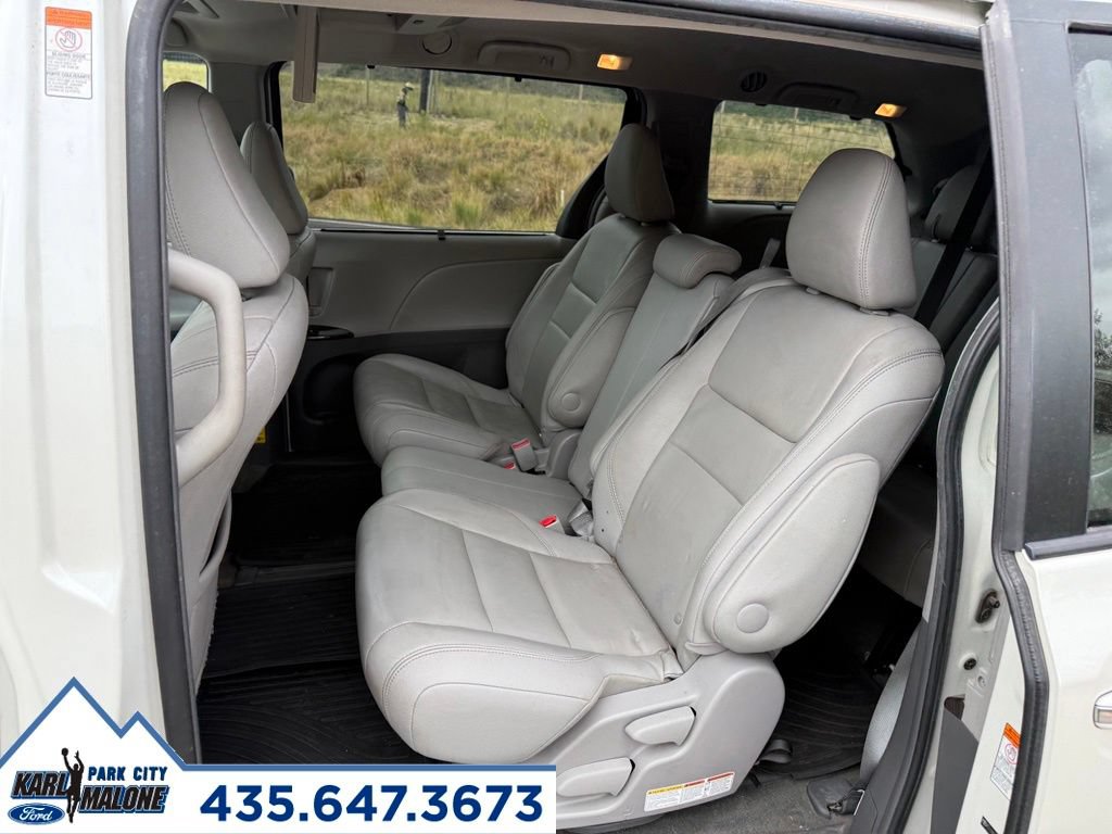 Used 2015 Toyota Sienna XLE Premium FWD image 25