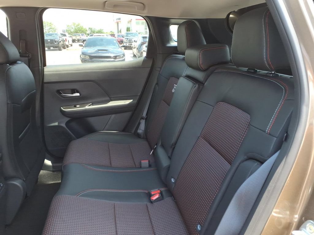 New 2026 Nissan Kicks SR w/ SR Premium Package AWD/4WD image 30