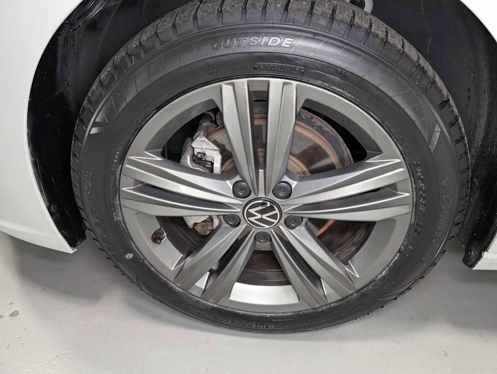 Used 2024 Volkswagen Jetta SE image 3