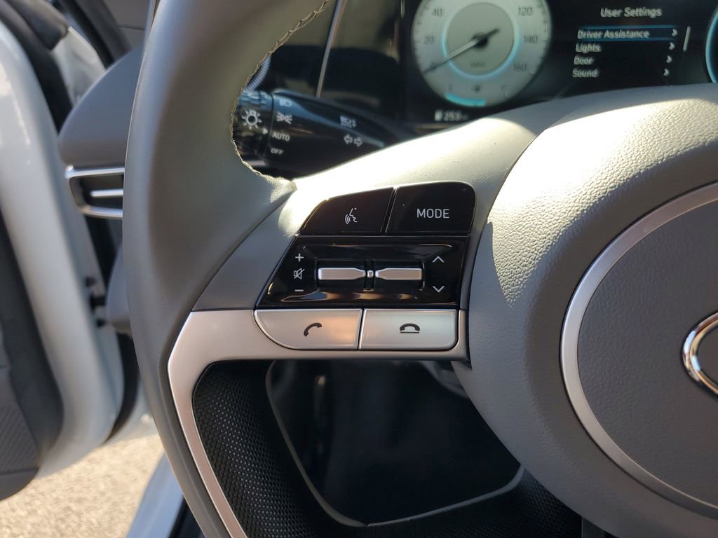 Used 2022 Hyundai Elantra SEL w/ Convenience Package image 18