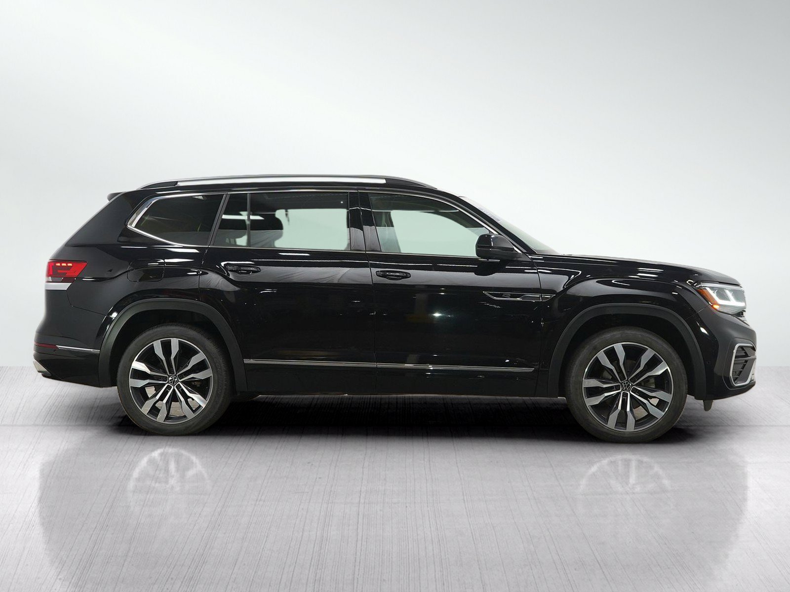 Used 2022 Volkswagen Atlas SEL Premium AWD/4WD image 7