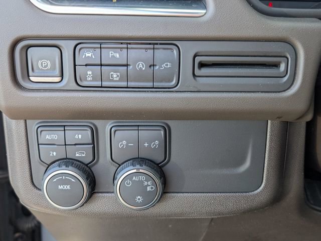 Used 2022 Chevrolet Suburban LT w/ Luxury Package image 27