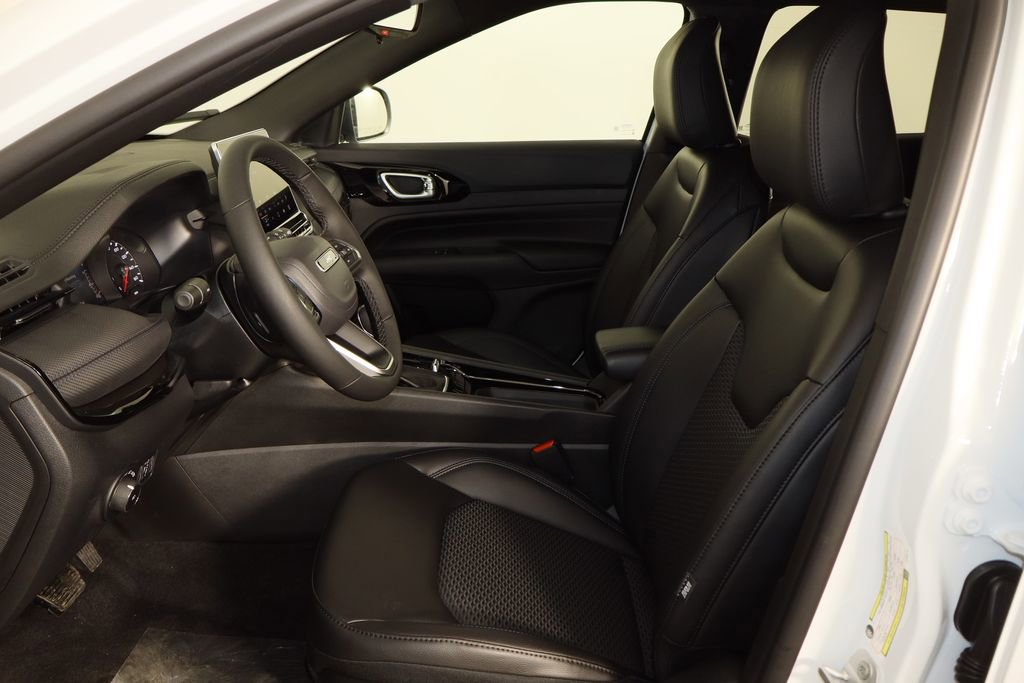 New 2026 Jeep Compass Latitude image 15