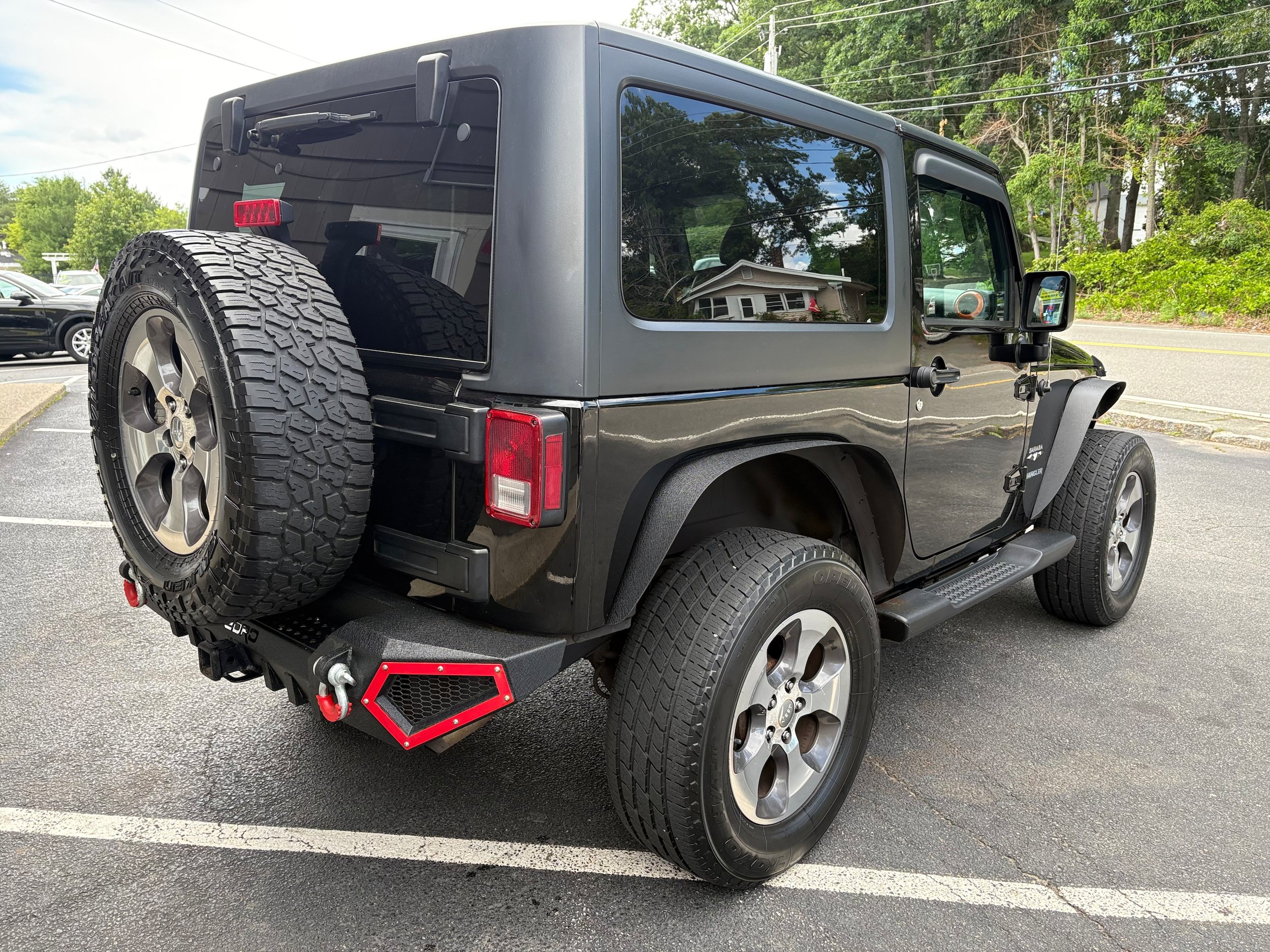 Used 2017 Jeep Wrangler Sahara AWD/4WD image 6