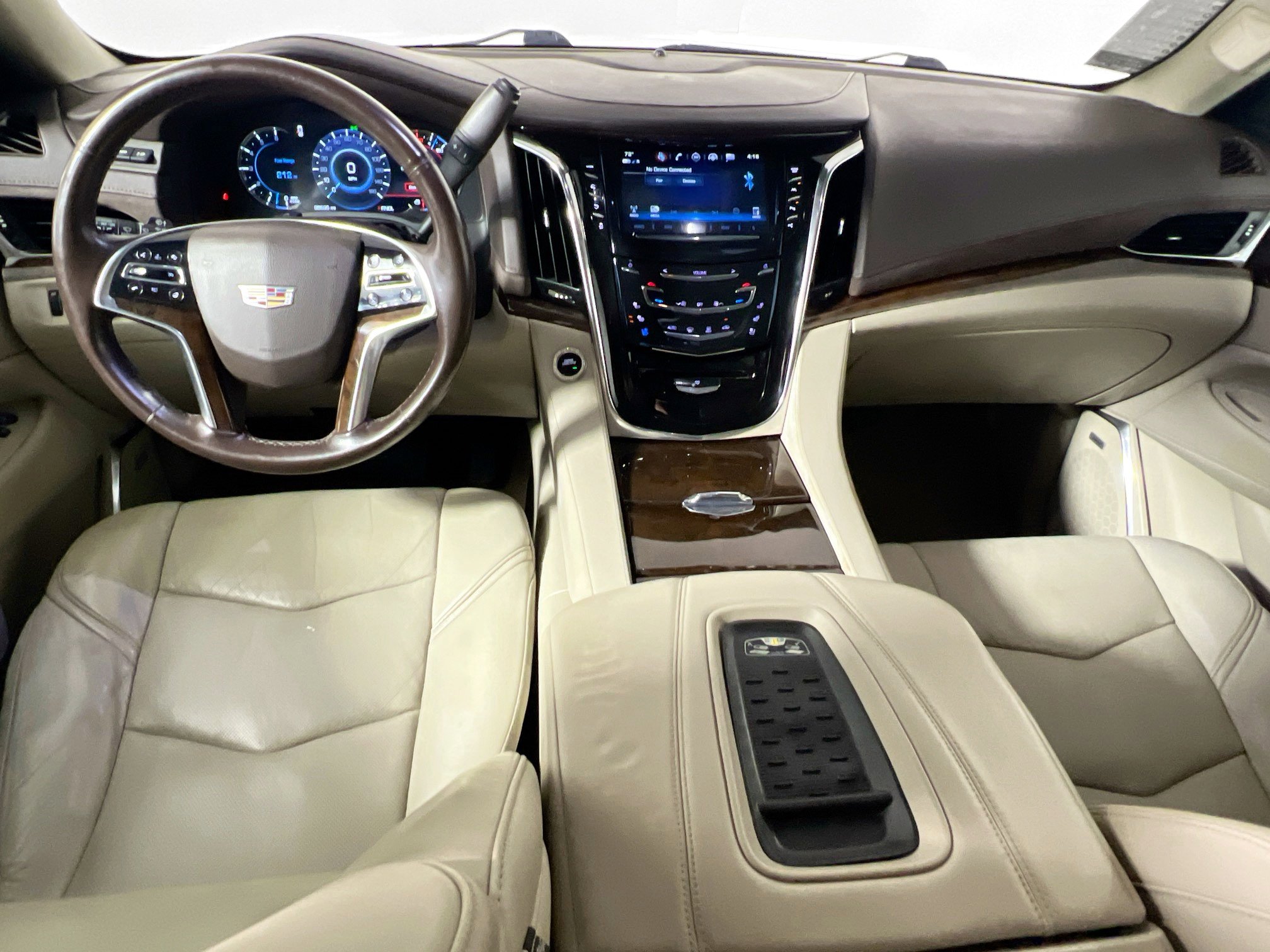 Used 2017 Cadillac Escalade ESV Luxury RWD image 30