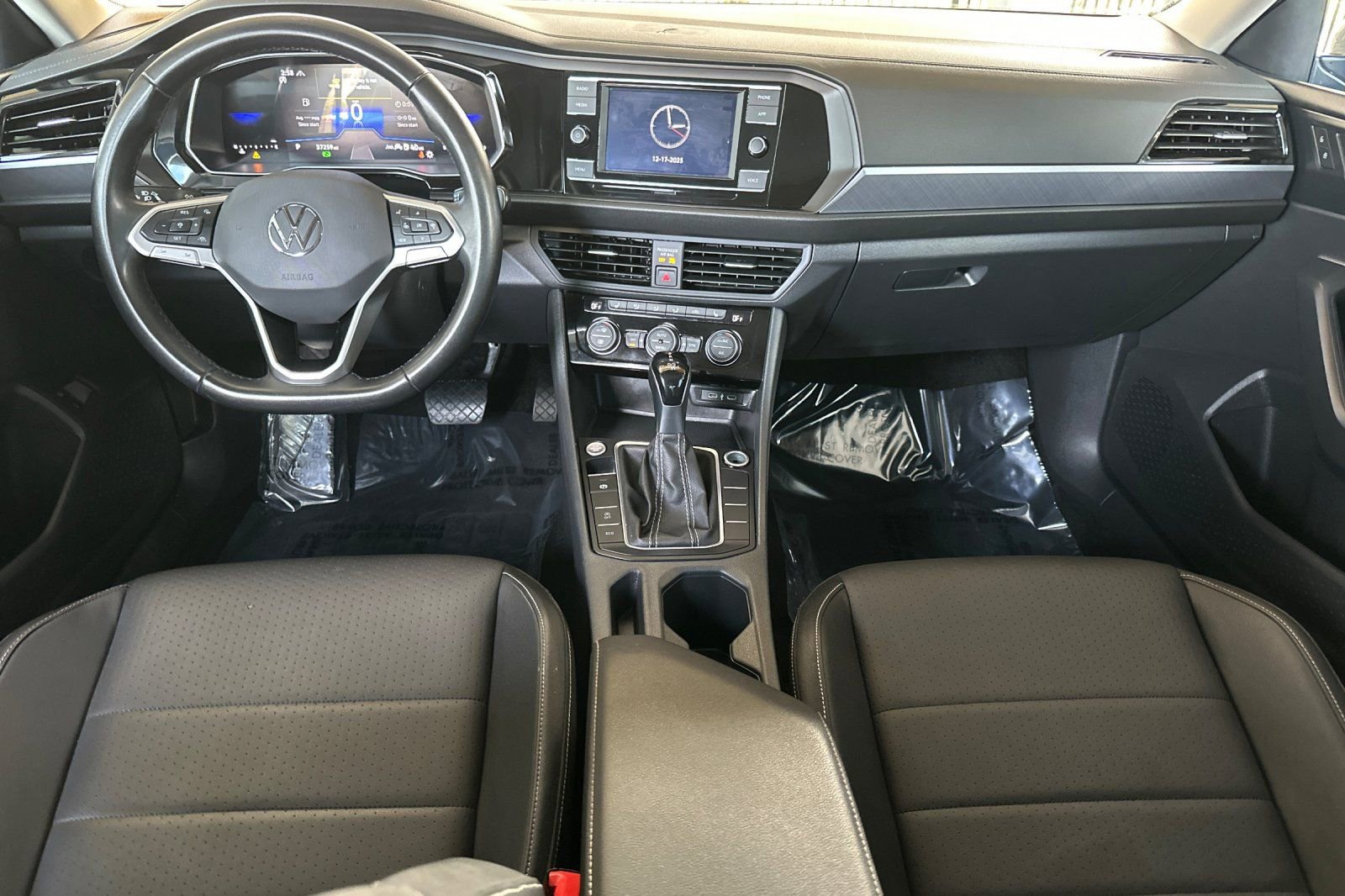 Used 2024 Volkswagen Jetta SE image 15