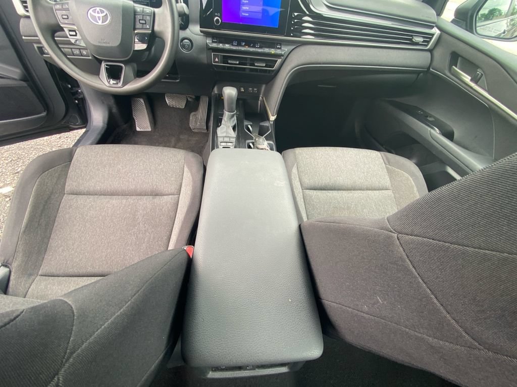Used 2025 Toyota Camry LE FWD image 11