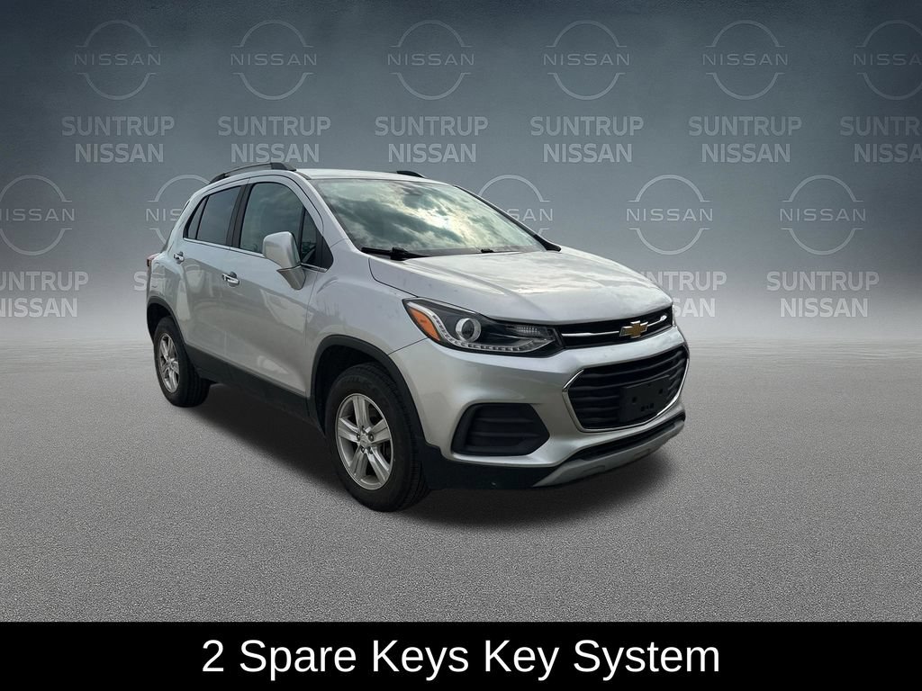Used 2017 Chevrolet Trax LT w/ LT Convenience Package AWD/4WD image 9