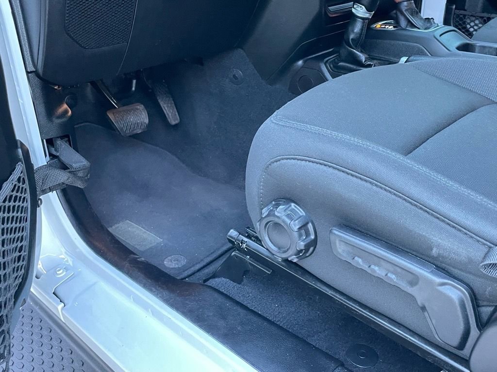 Used 2021 Jeep Wrangler Unlimited Sport image 23