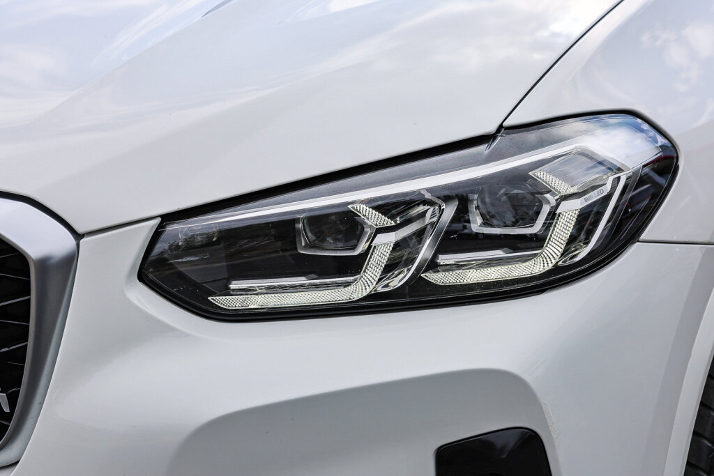 Used 2022 BMW X4 xDrive30i w/ M Sport Package 2 AWD/4WD image 23