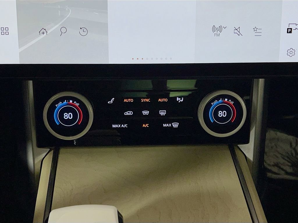 Used 2023 Land Rover Range Rover SV image 16