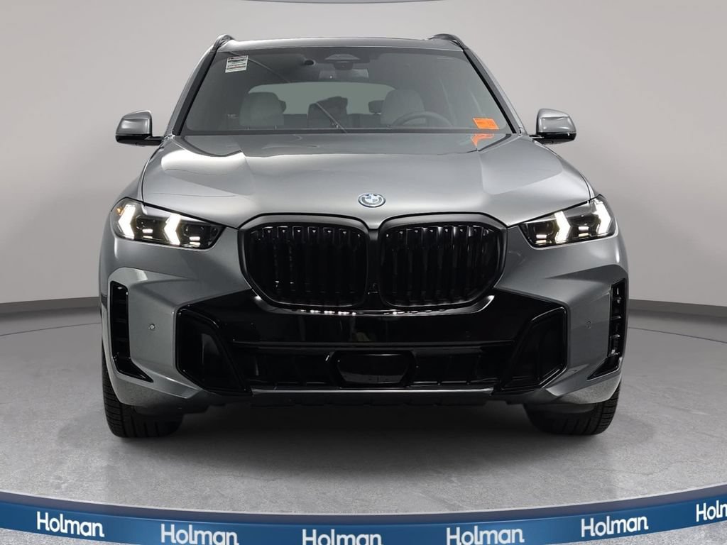 New 2026 BMW X5 xDrive50e w/ M Sport Package AWD/4WD image 2