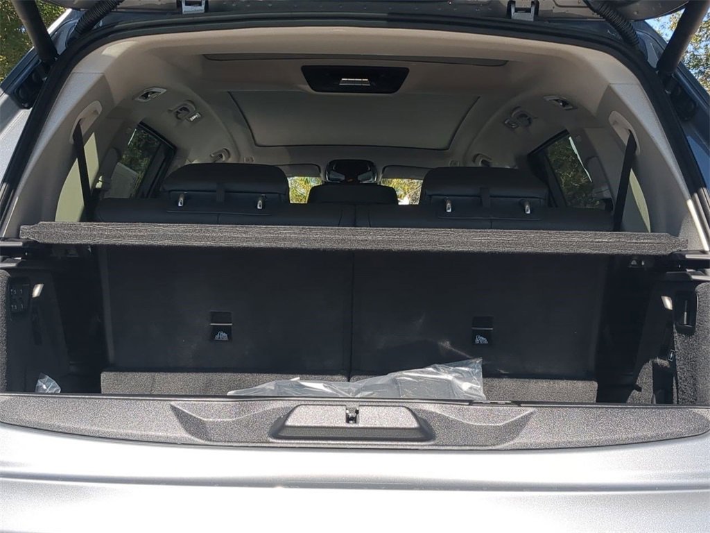 New 2026 BMW X7 xDrive40i w/ Premium Package image 13