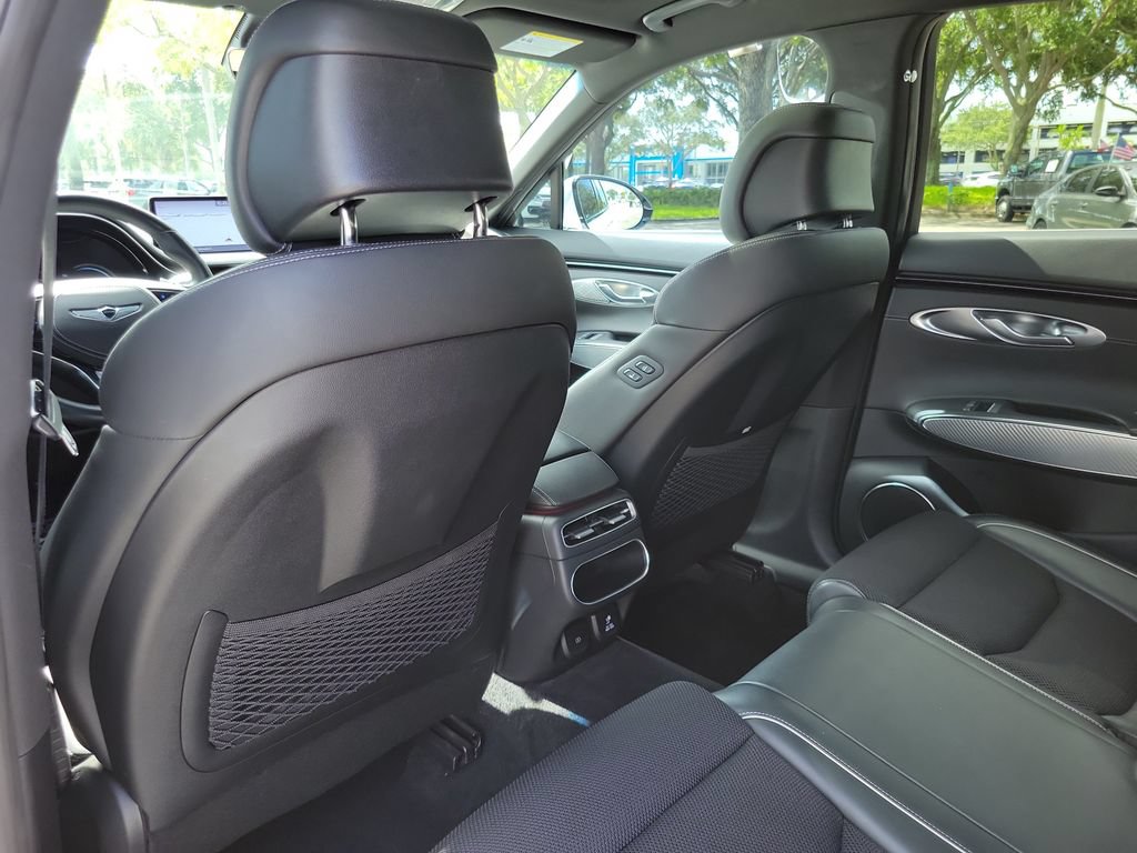Used 2022 Genesis GV70 3.5T Sport AWD/4WD image 9