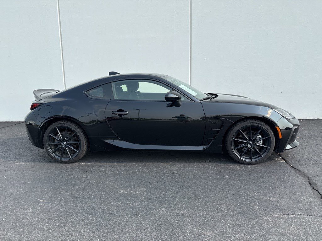 Used 2024 Toyota GR86 Premium image 2