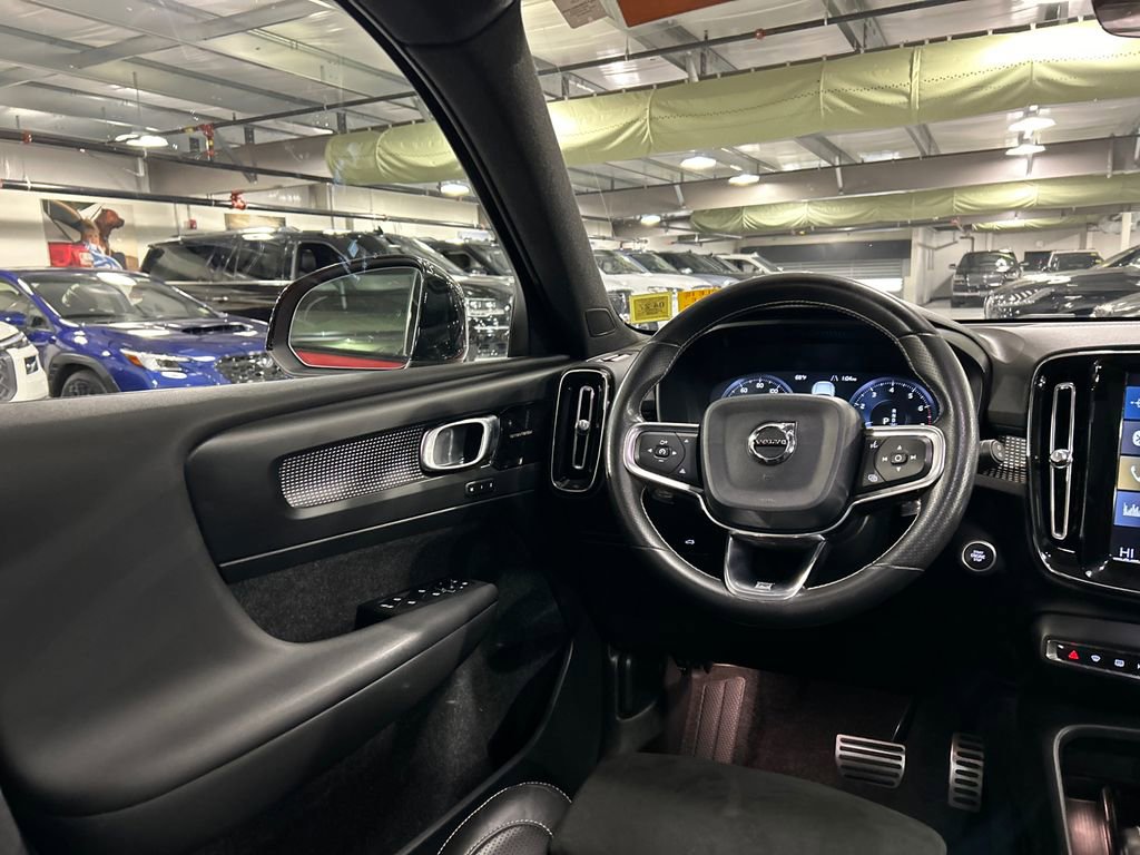 Used 2019 Volvo XC40 T5 R-Design AWD/4WD image 25