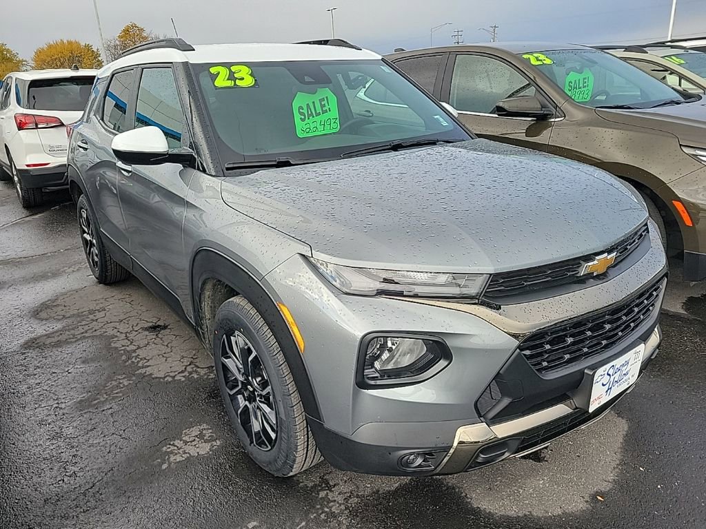 Used 2023 Chevrolet TrailBlazer ACTIV image 2
