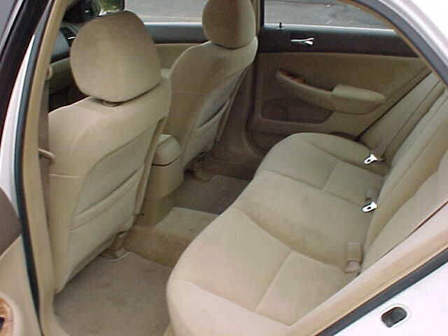Used 2004 Honda Accord EX image 9