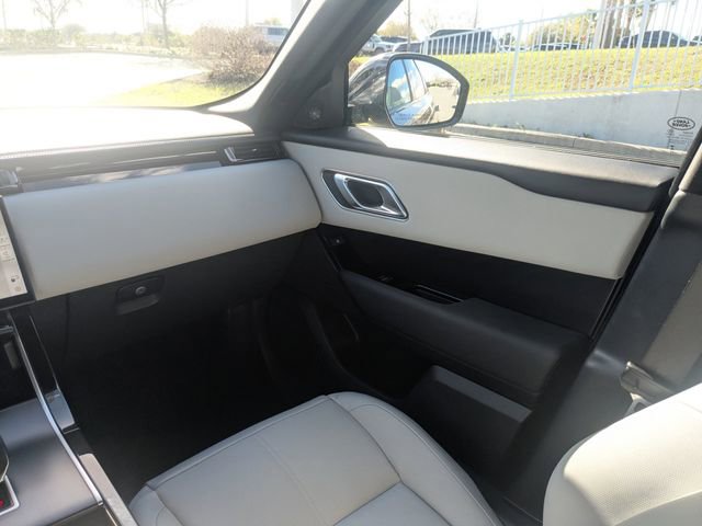 Used 2026 Land Rover Range Rover Velar Dynamic SE AWD/4WD image 15