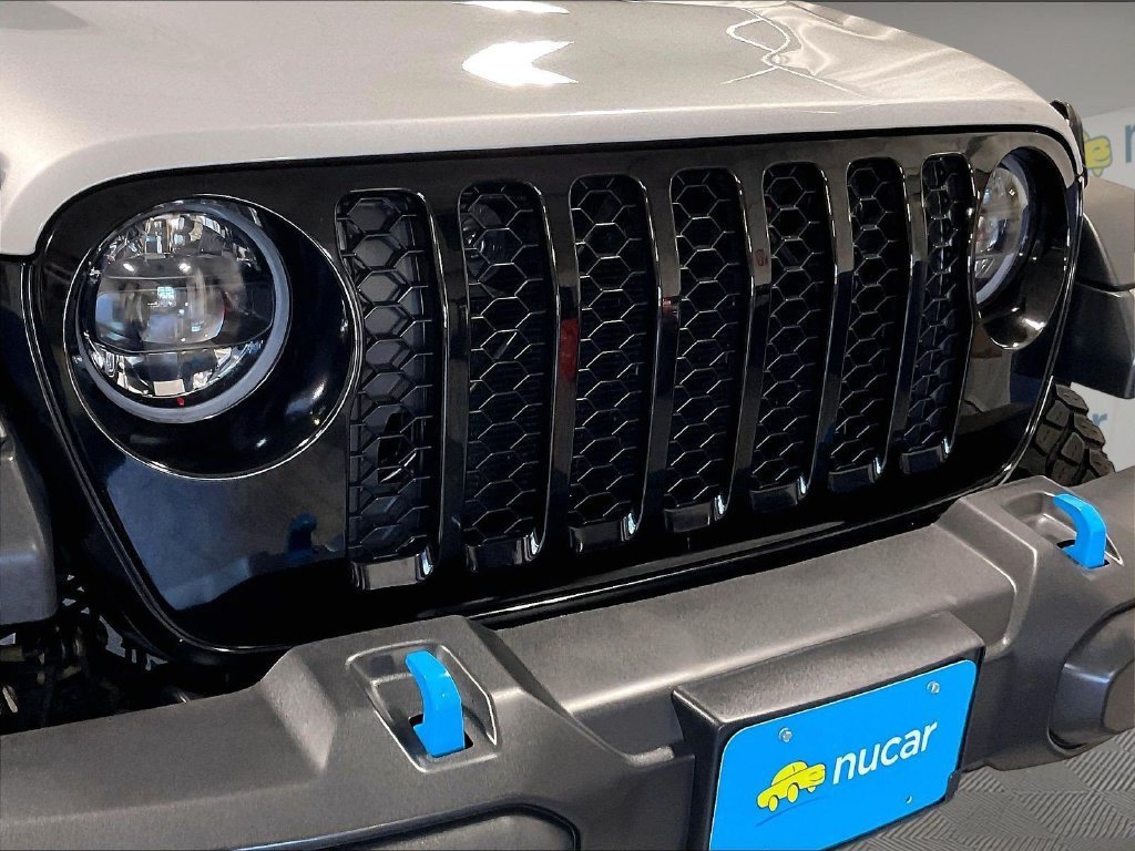 Used 2023 Jeep Wrangler Unlimited w/ Cold Weather Group AWD/4WD image 31
