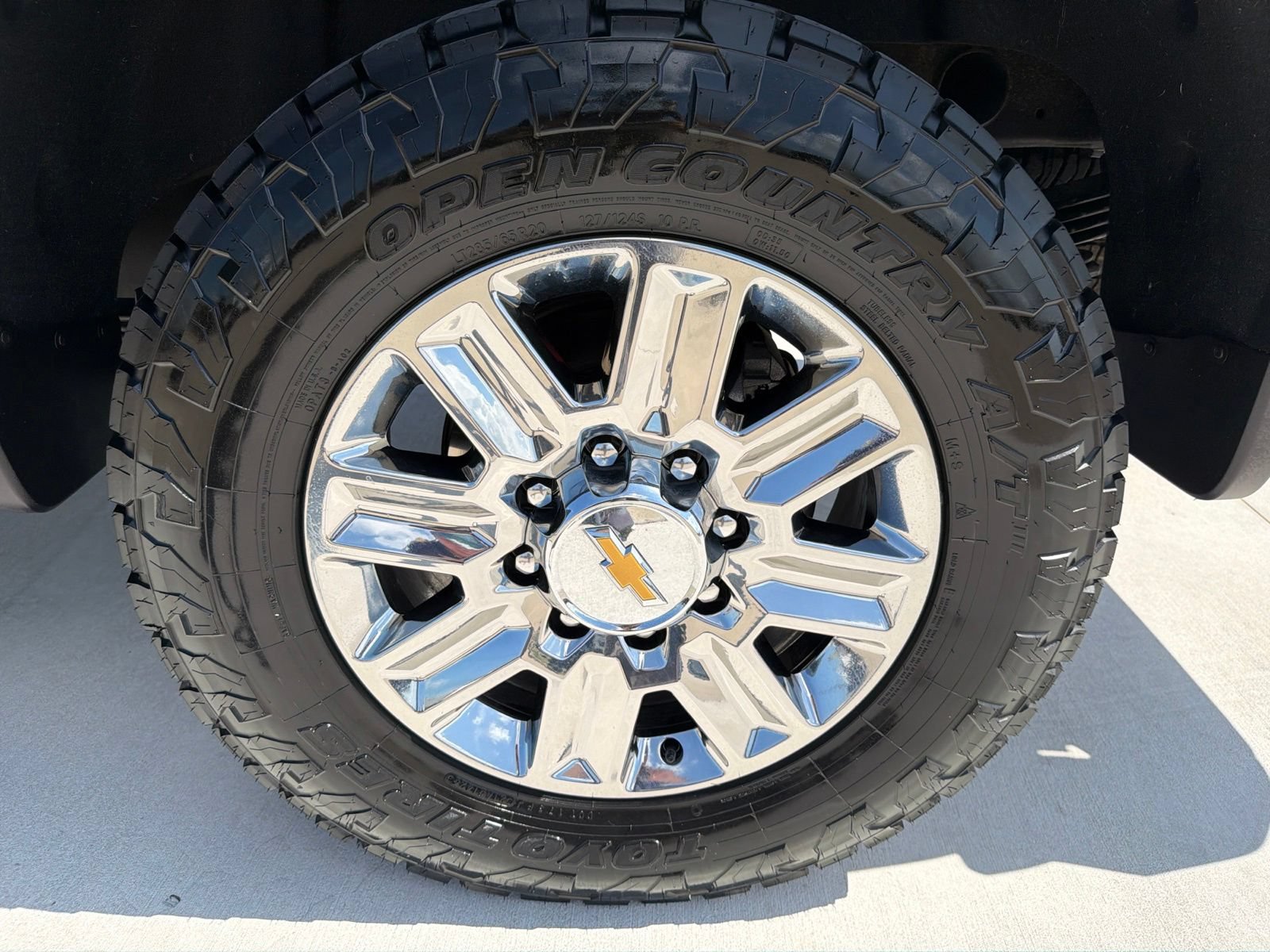 Used 2026 Chevrolet Silverado 2500 High Country w/ High Country Premium Package AWD/4WD image 44
