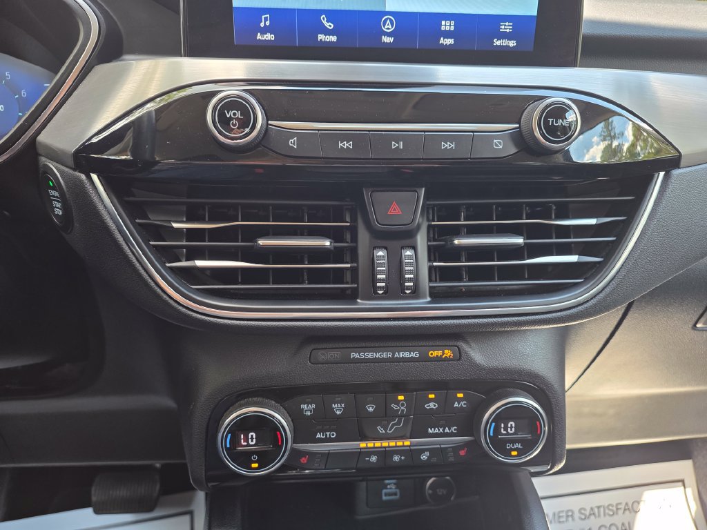 Used 2021 Ford Escape Titanium AWD/4WD image 30