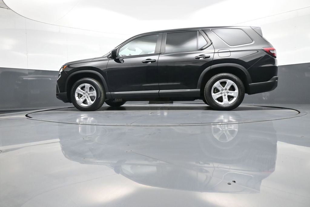 Used 2023 Honda Pilot LX image 33