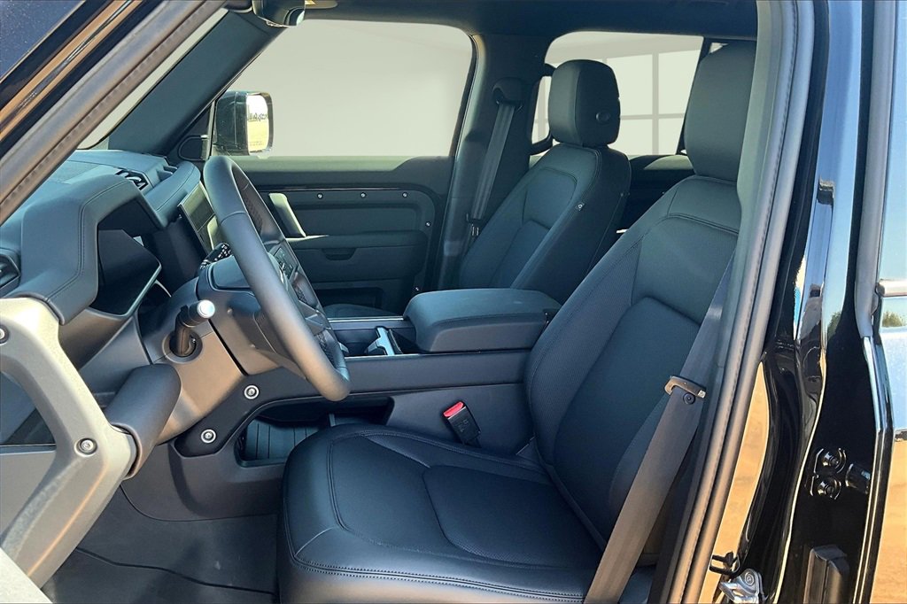 New 2026 Land Rover Defender 110 S image 9