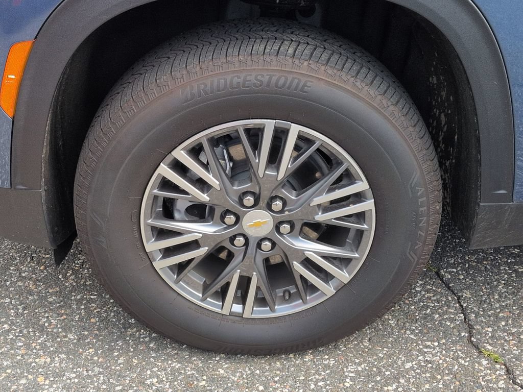 Used 2026 Chevrolet Traverse LT w/ LPO, Floor Liner Package AWD/4WD image 32