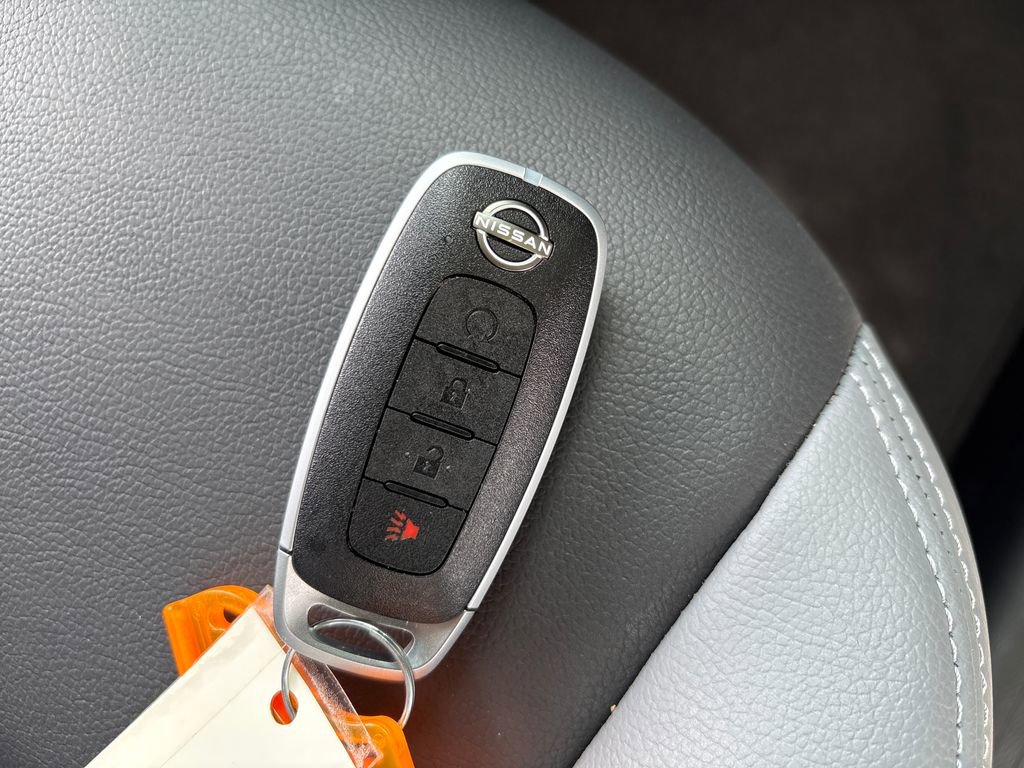 Used 2023 Nissan Kicks SR w/ SR PREMIUM PACKAGE w/ SR Premium Package FWD image 38
