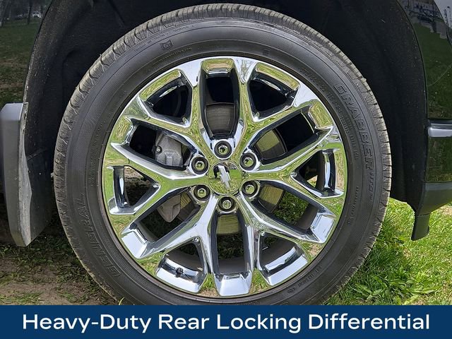 Used 2019 Chevrolet Silverado 1500 High Country w/ Technology Package AWD/4WD image 28