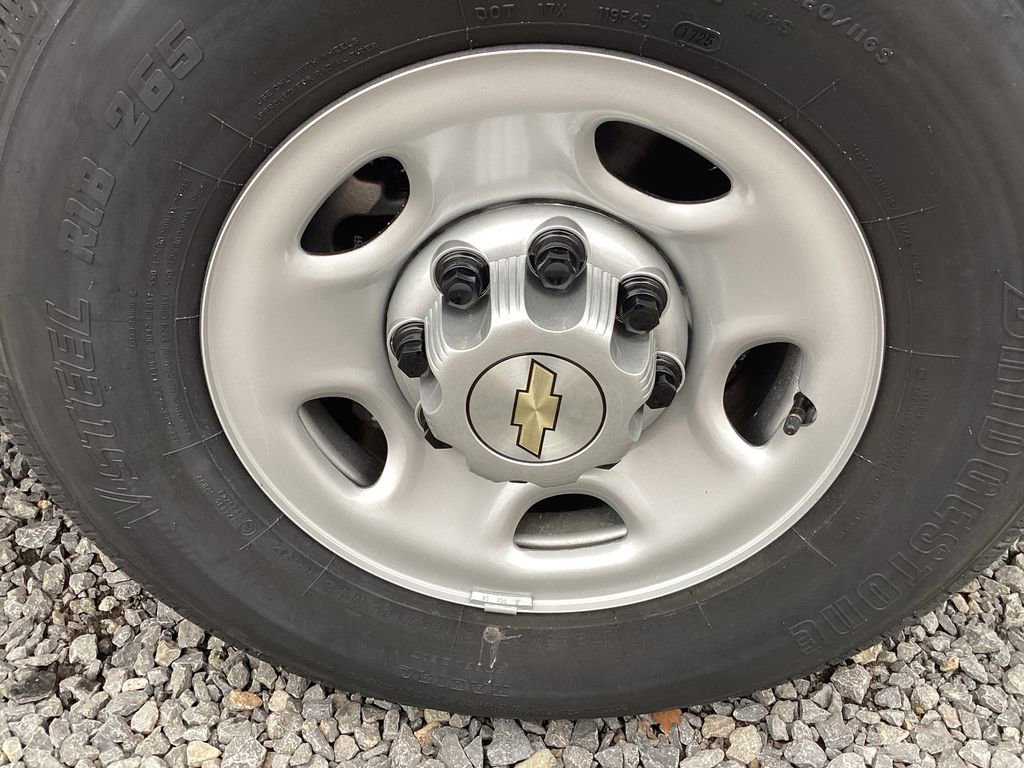 New 2025 Chevrolet Express 2500 image 21