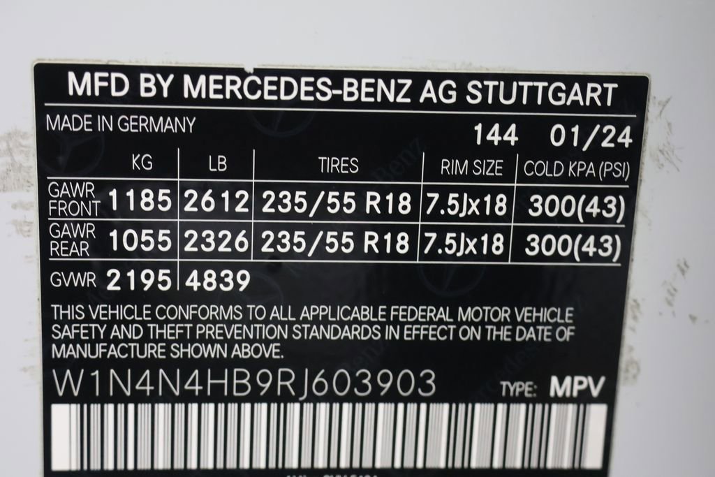 Used 2024 Mercedes-Benz GLA 250 4MATIC w/ Winter Heating Package image 29