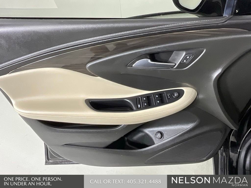 Used 2020 Buick Envision Preferred w/ LPO, Cargo Package image 16