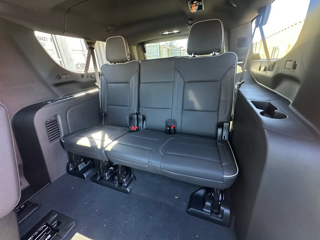 New 2026 Chevrolet Suburban Premier AWD/4WD image 25