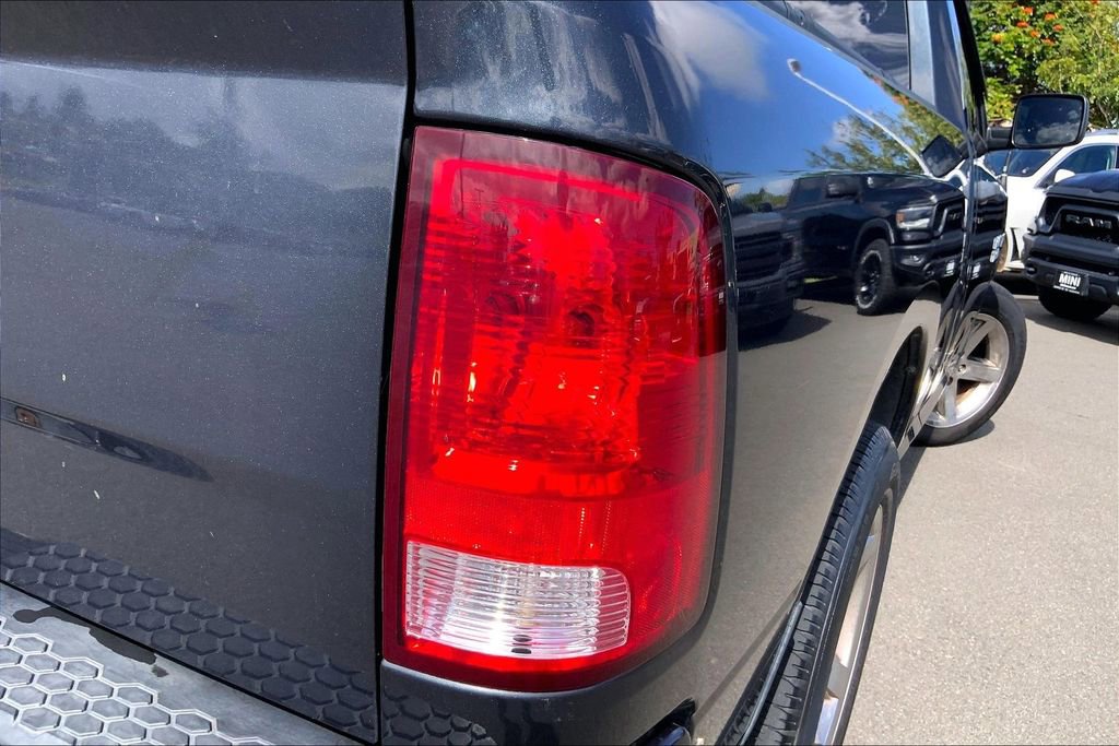 Used 2016 RAM 1500 Express RWD image 24