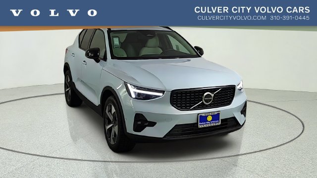 New 2026 Volvo XC40 B5 Plus w/ Protection Package Premier