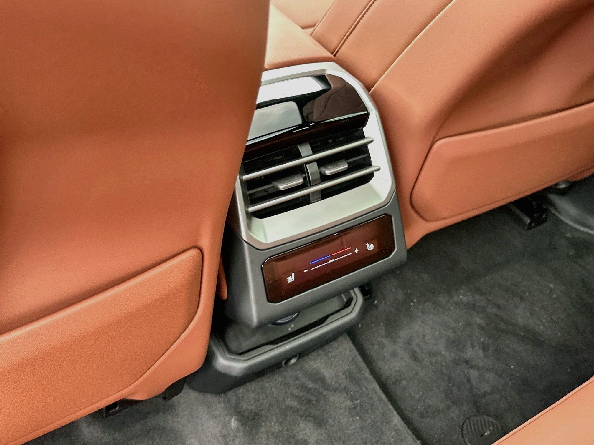 New 2027 BMW X5 xDrive40i w/ Parking Assistance Package AWD/4WD image 19