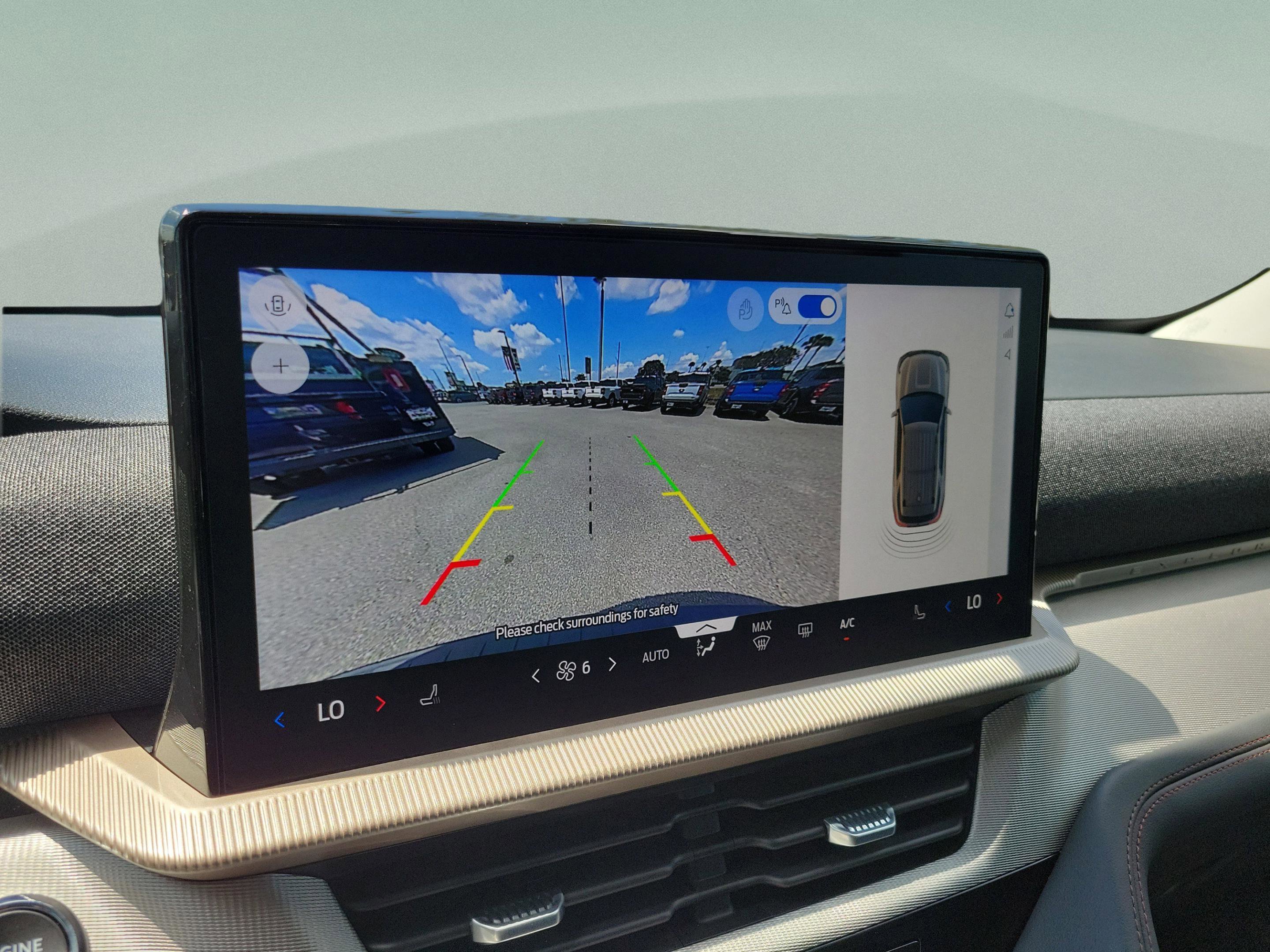Certified 2025 Ford Explorer Active AWD/4WD image 10