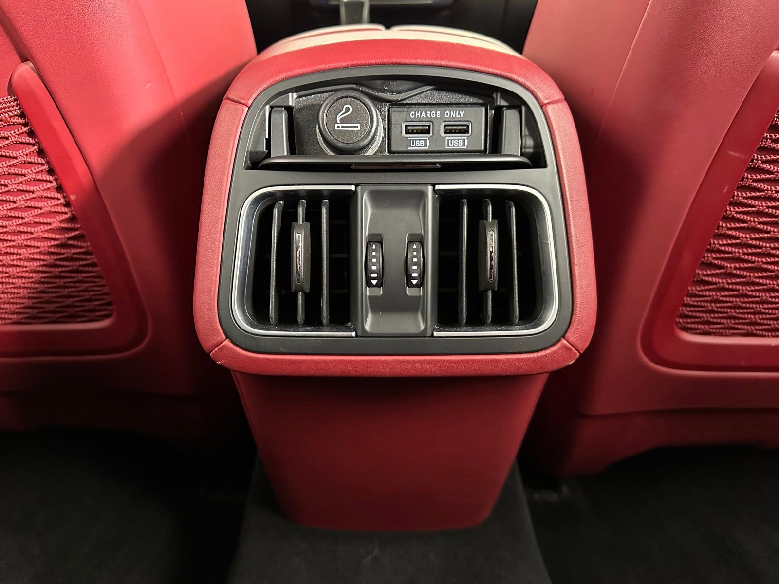 Used 2020 Maserati Levante S GranSport AWD/4WD image 32